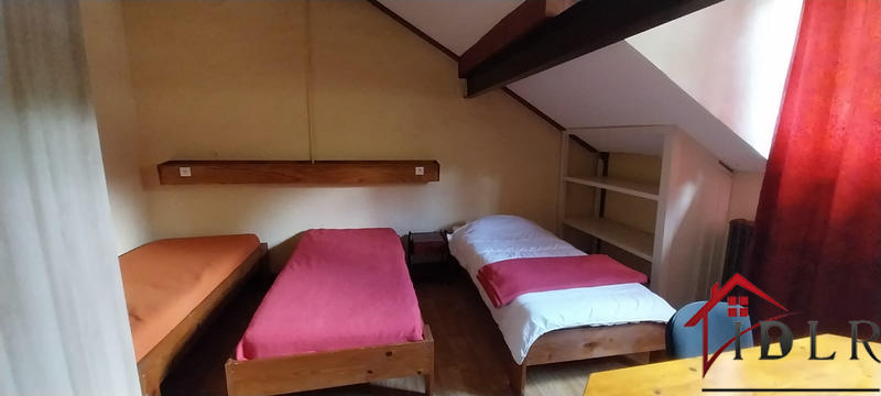 Maison - 1 103 m² - 16 pièces