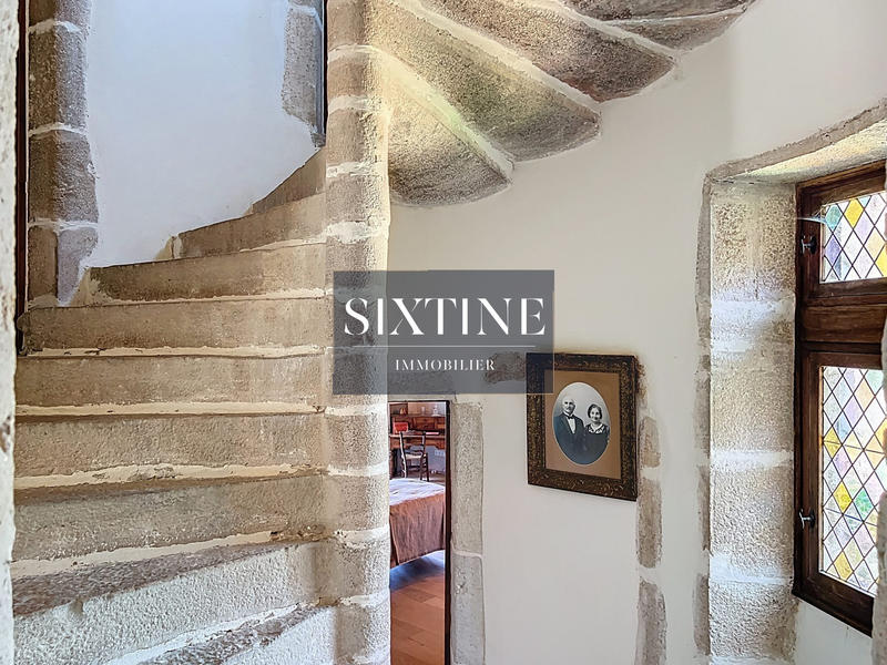 Château - 500 m² - 12 pièces