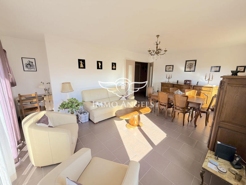 Maison traditionnelle - 132 m² - 6 pièces