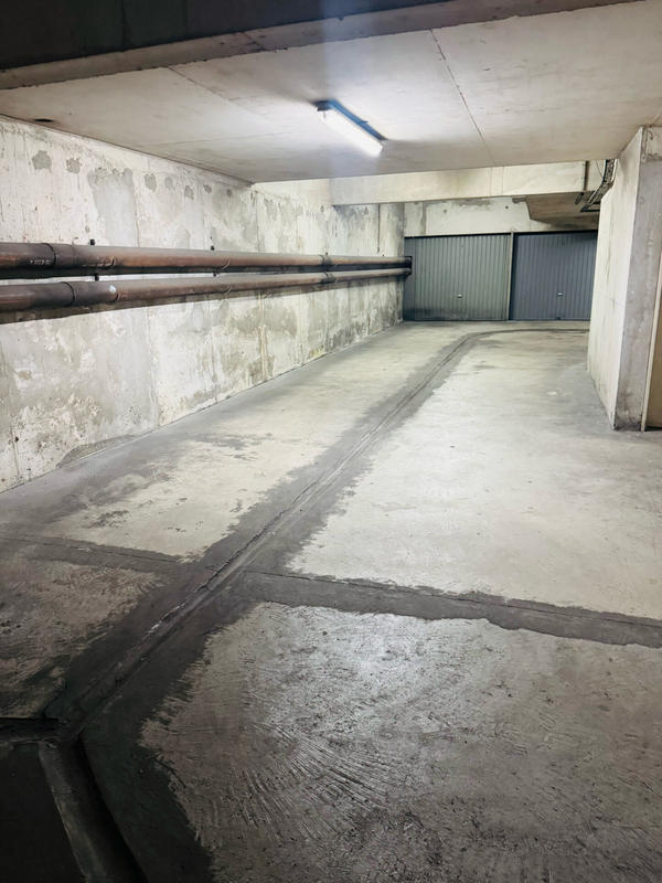 Parking / Garage - 12 m²