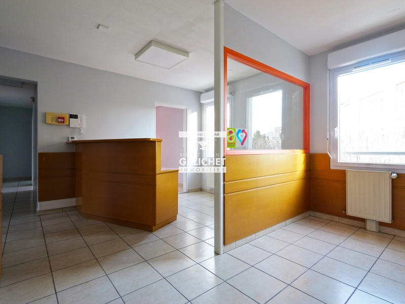 Local d'activités - 94 m² - 5 pièces