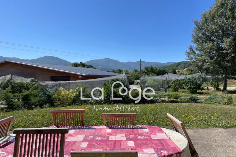 Maison - 224 m² - 7 pièces