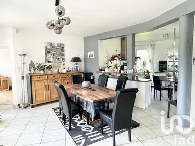 Maison - 212 m² - 7 pièces