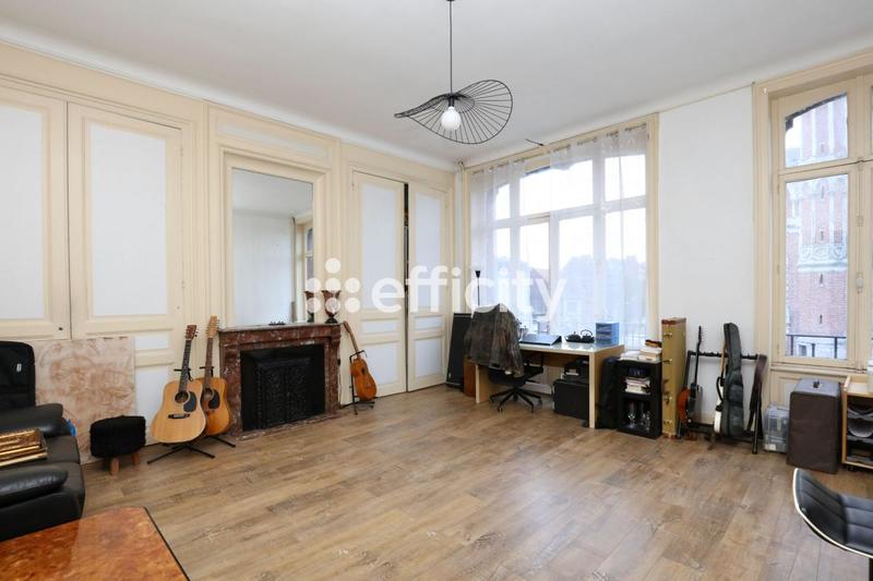 Maison - 248 m² - 10 pièces