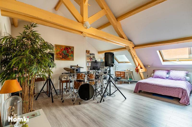 Maison - 252 m² - 11 pièces