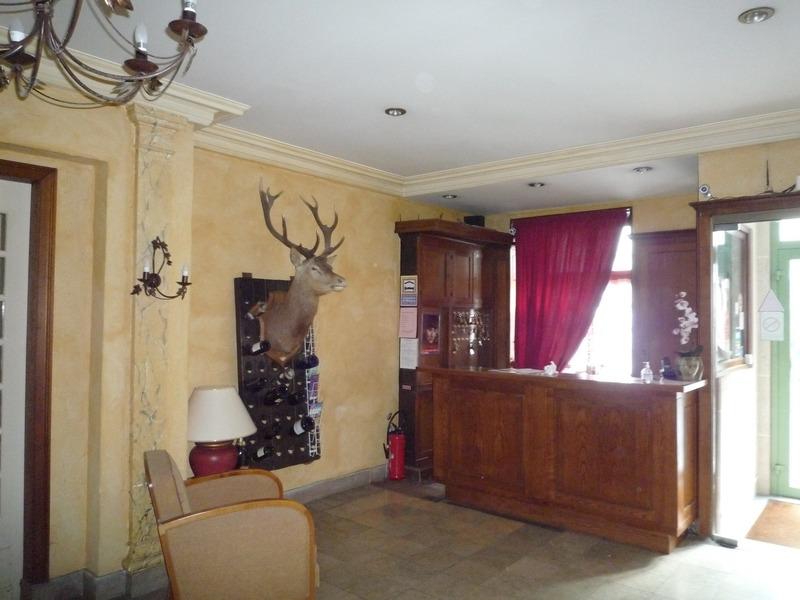 Propriété - 1 200 m² - 50 pièces