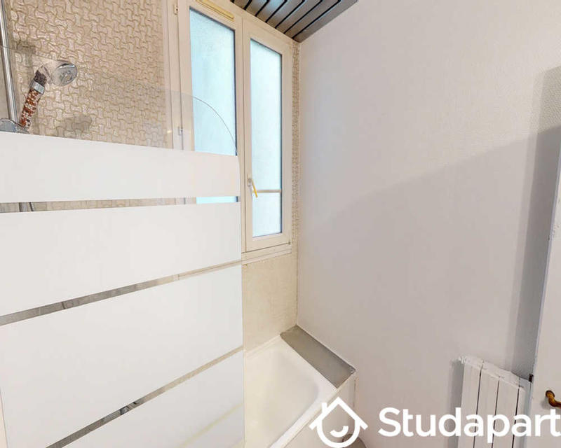 Chambre - 90 m² - 1 pièce