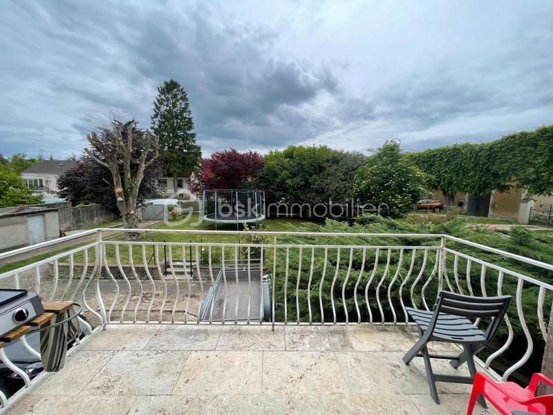 Maison - 168 m² - 8 pièces