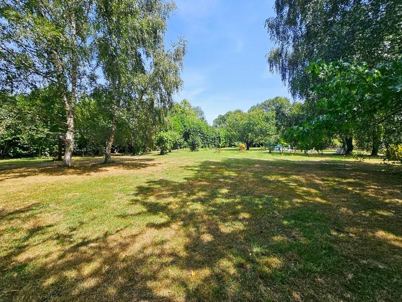 Maison - 453 m² - 14 pièces