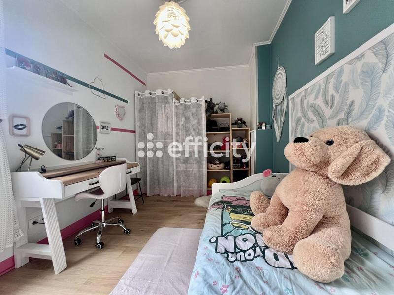 Maison - 247 m² - 10 pièces