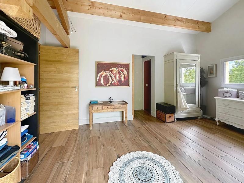 Maison - 320 m² - 9 pièces