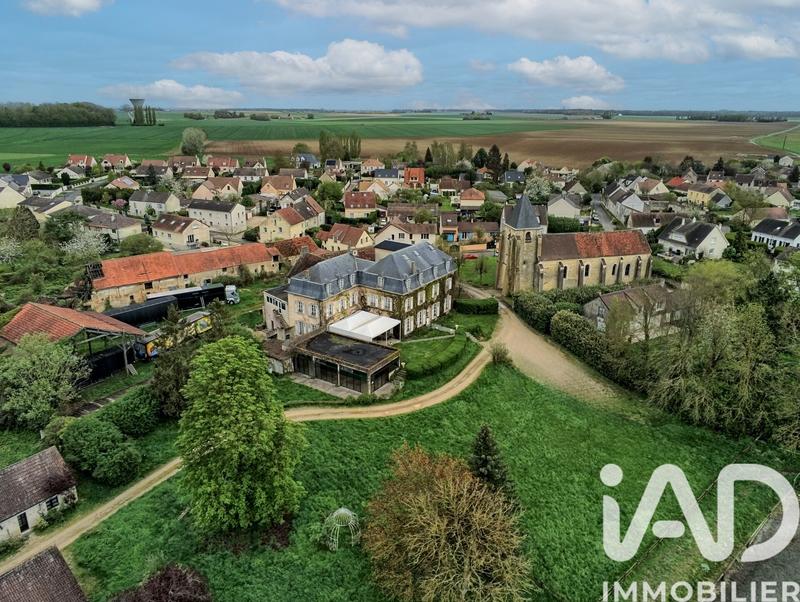 Château - 1 230 m² - 23 pièces