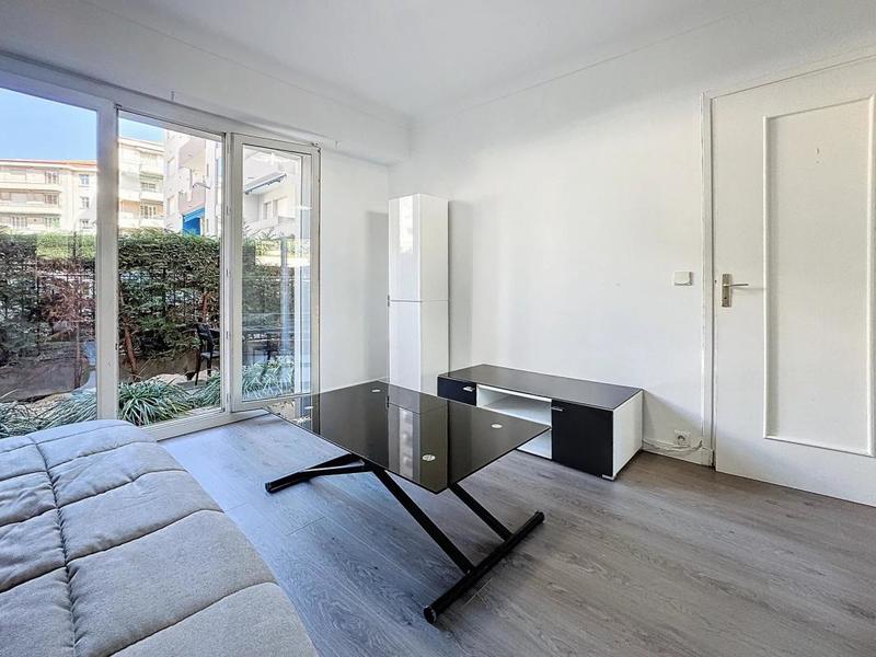 Studio - 24 m² - 1 pièce