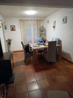 Maison - 90 m² - 5 pièces