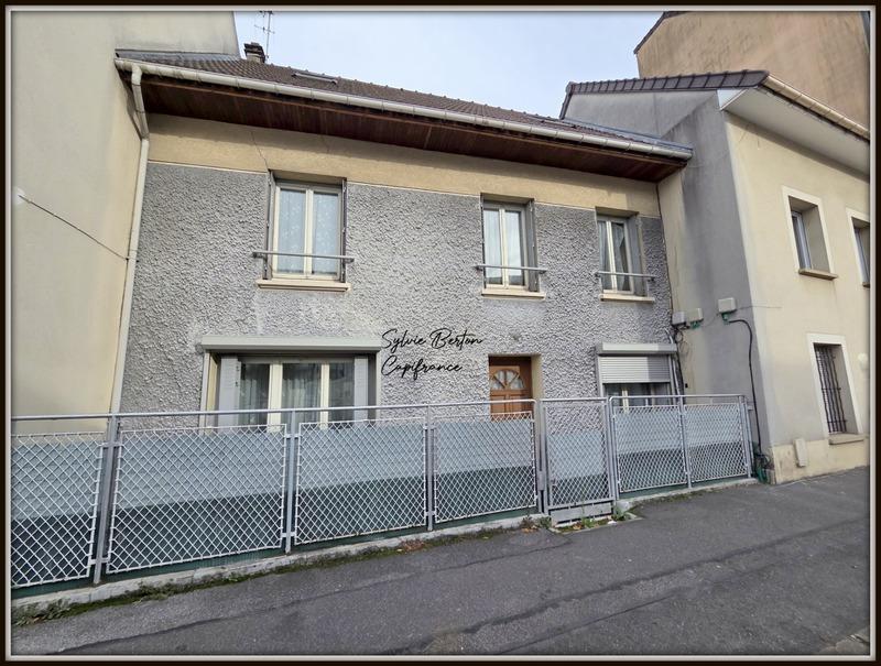 Maison - 90 m² - 5 pièces