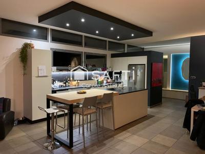 Maison - 200 m² - 6 pièces