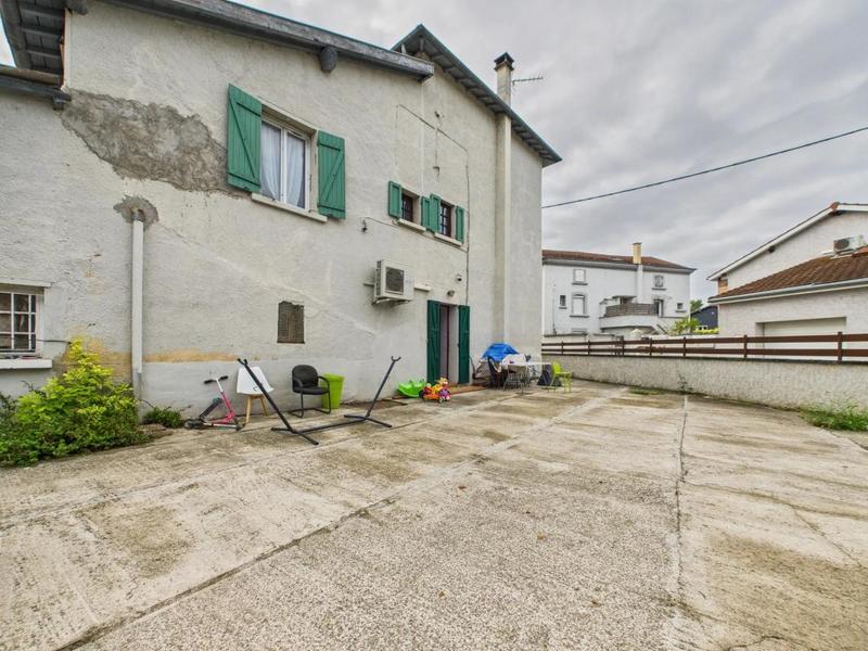 Maison - 200 m² - 9 pièces