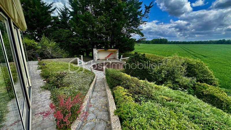 Maison - 183 m² - 7 pièces