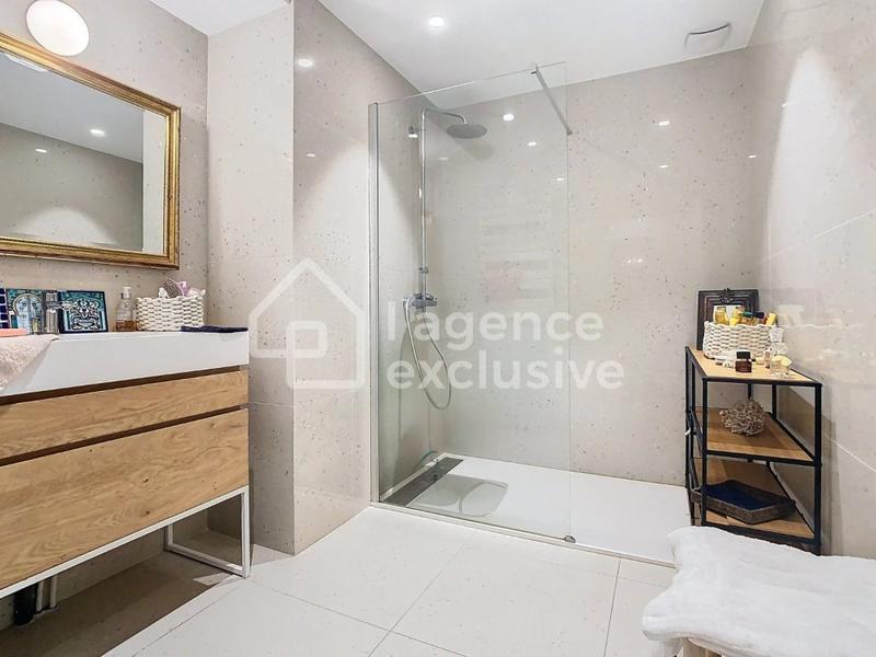 Appartement - 134 m² - 6 pièces