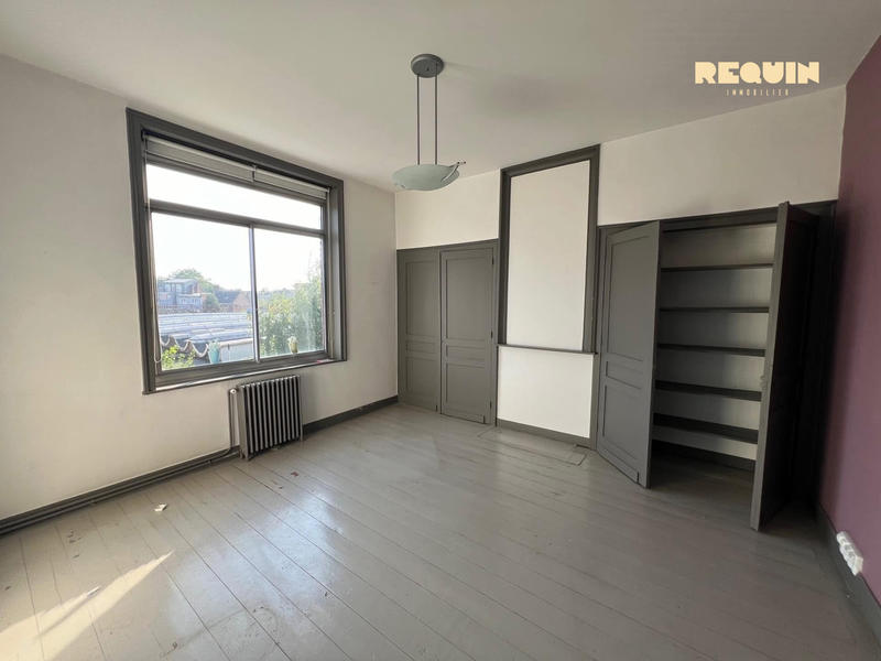 Maison - 385 m² - 13 pièces