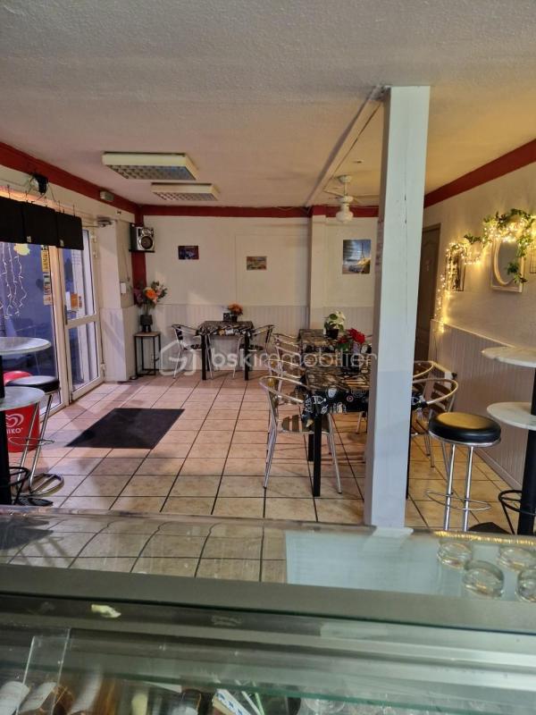 Local commercial - 125 m² - 2 pièces