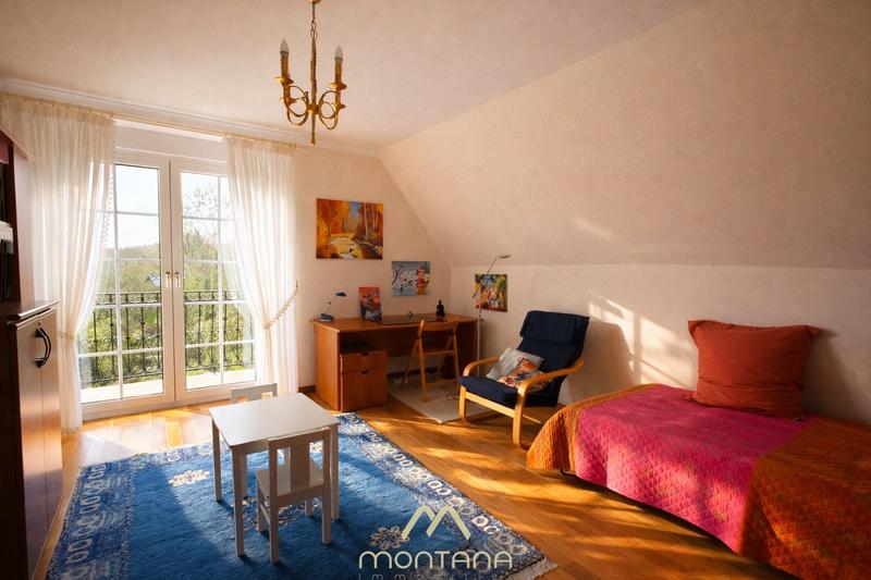 Maison - 216 m² - 9 pièces