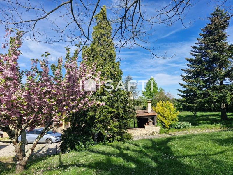 Maison - 140 m² - 5 pièces