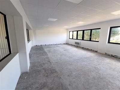 Local commercial - 232 m² - 2 pièces