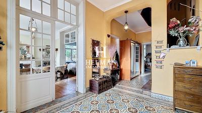 Maison - 236 m² - 9 pièces