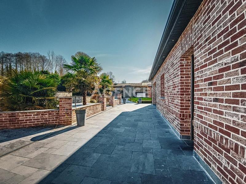 Propriété - 200 m² - 5 pièces