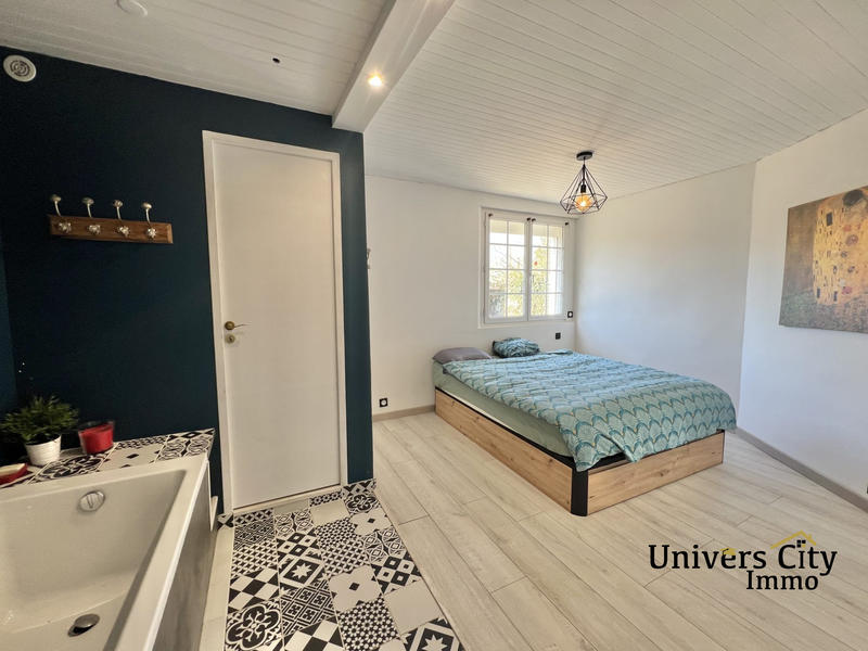 Maison - 181 m² - 8 pièces