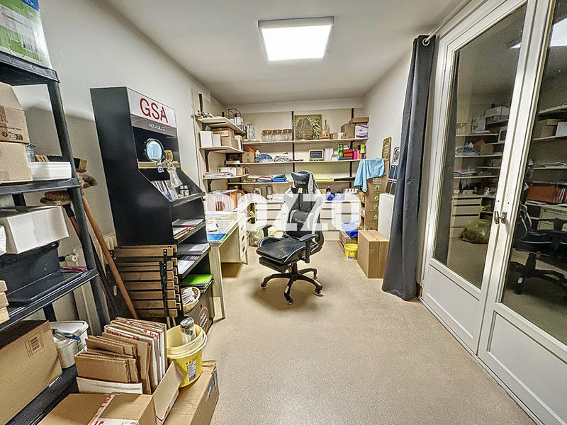 Local commercial - 84 m² - 5 pièces