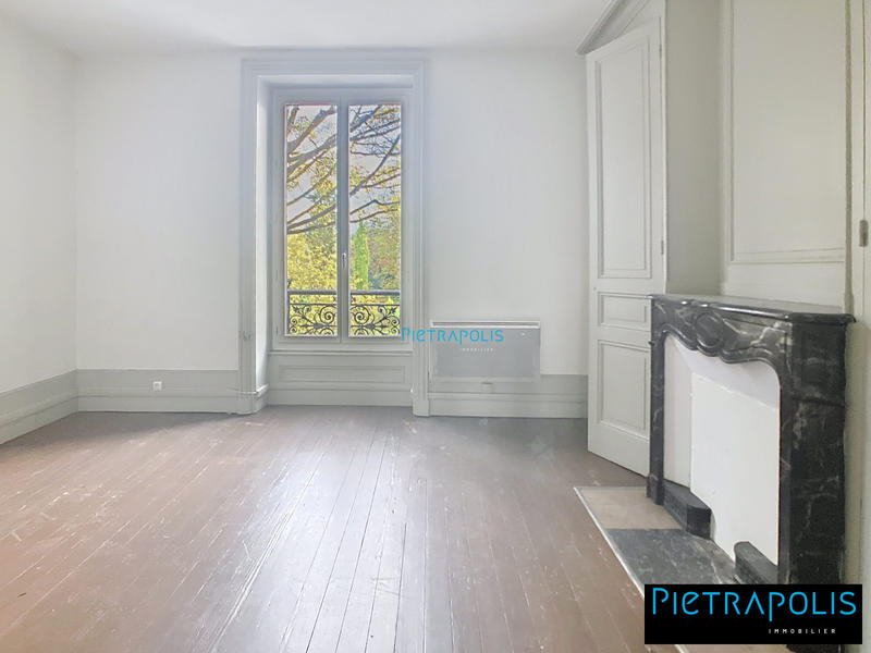 Appartement - 93 m² - 5 pièces
