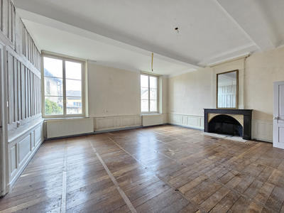 Maison - 280 m² - 10 pièces