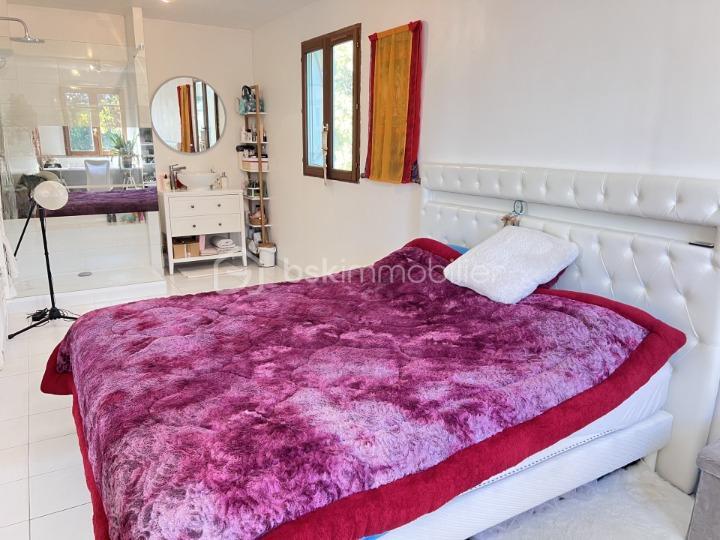 Maison traditionnelle - 187 m² - 7 pièces