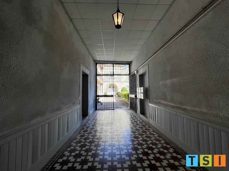 Immeuble mixte - 597 m²