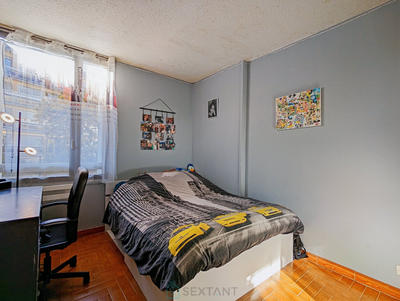 Appartement - 80 m² - 4 pièces