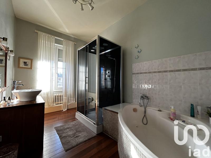 Maison - 440 m² - 13 pièces