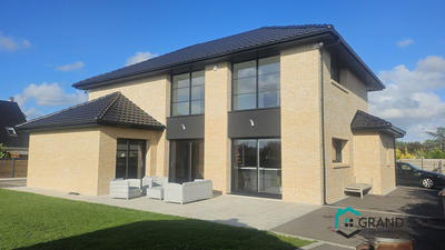 Maison - 200 m² - 8 pièces