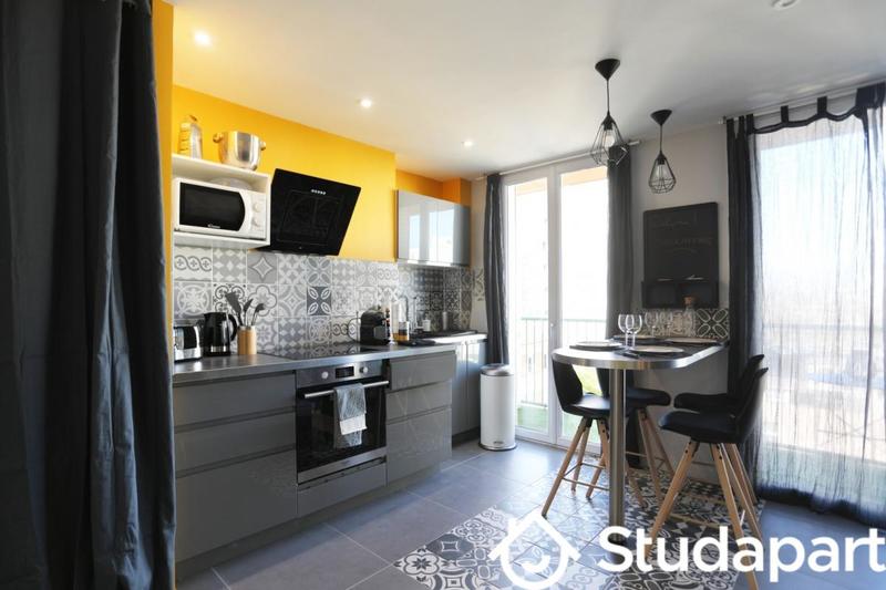 Chambre - 10 m² - 1 pièce