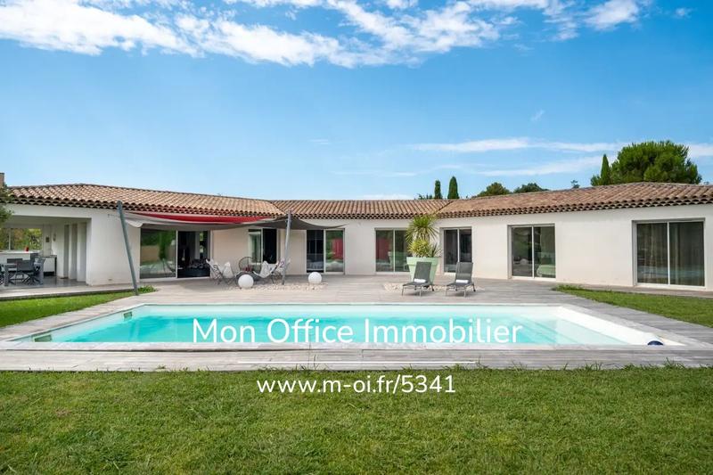 Maison - 260 m² - 8 pièces