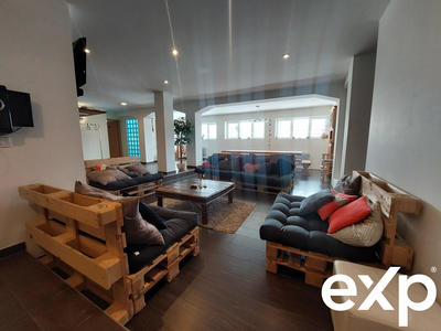 Loft - 214 m² - 7 pièces