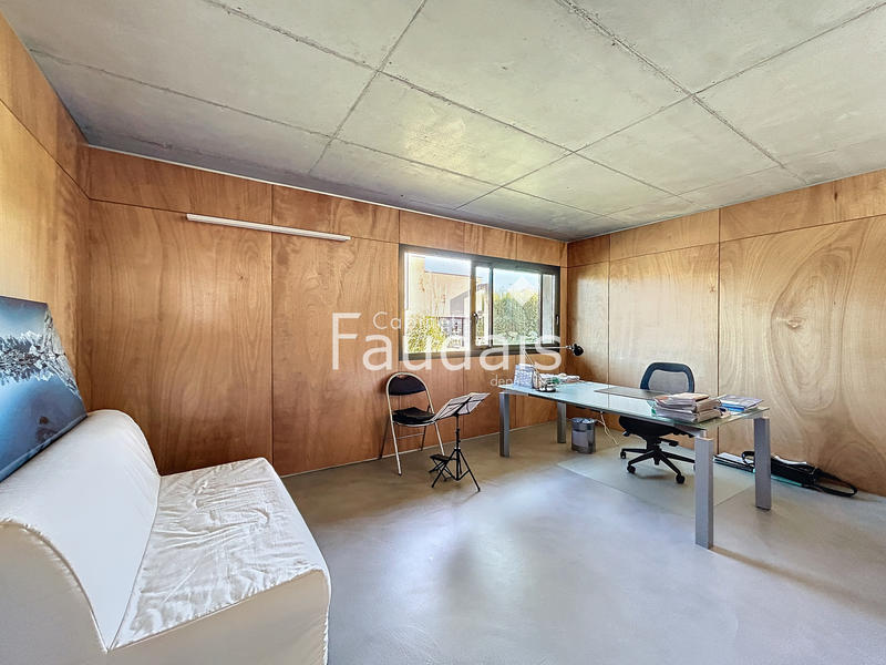 Maison - 358 m² - 9 pièces