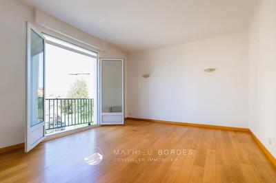 Appartement - 92 m² - 3 pièces