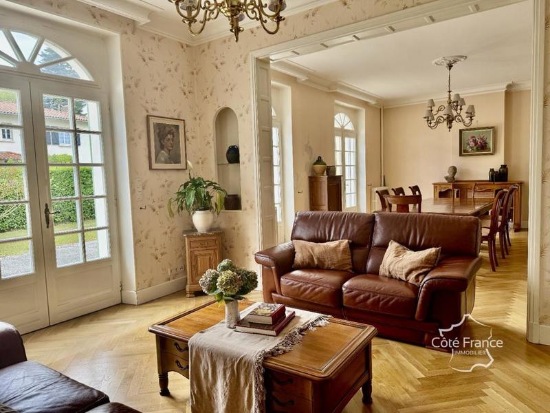 Maison de maîtres - 208 m² - 7 pièces