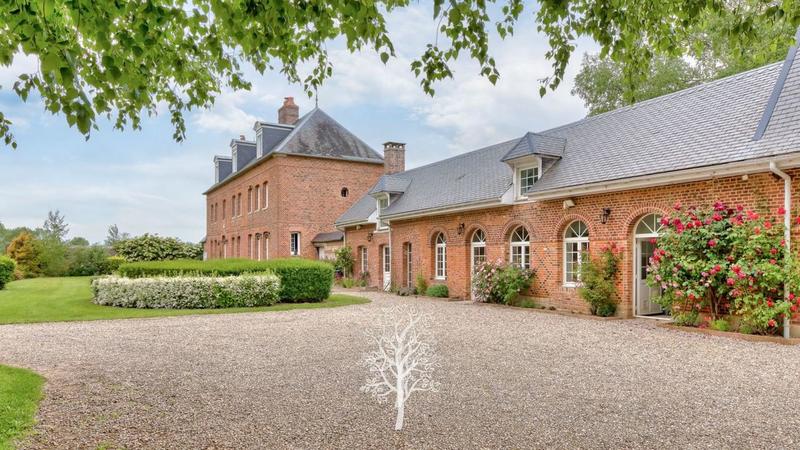 Demeure - 300 m² - 7 pièces