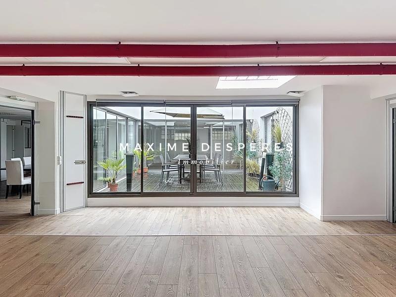 Loft - 325 m² - 6 pièces