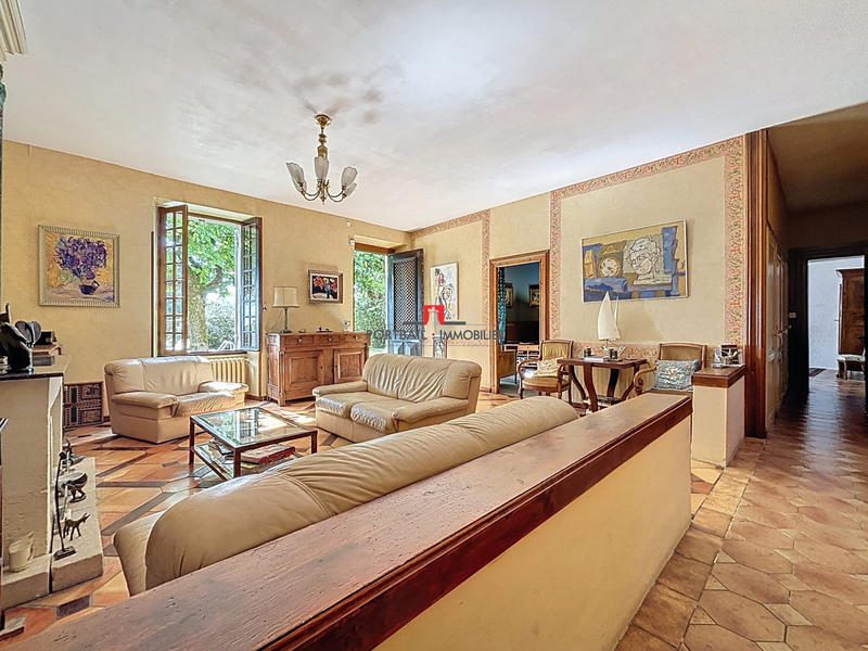 Maison - 193 m² - 6 pièces