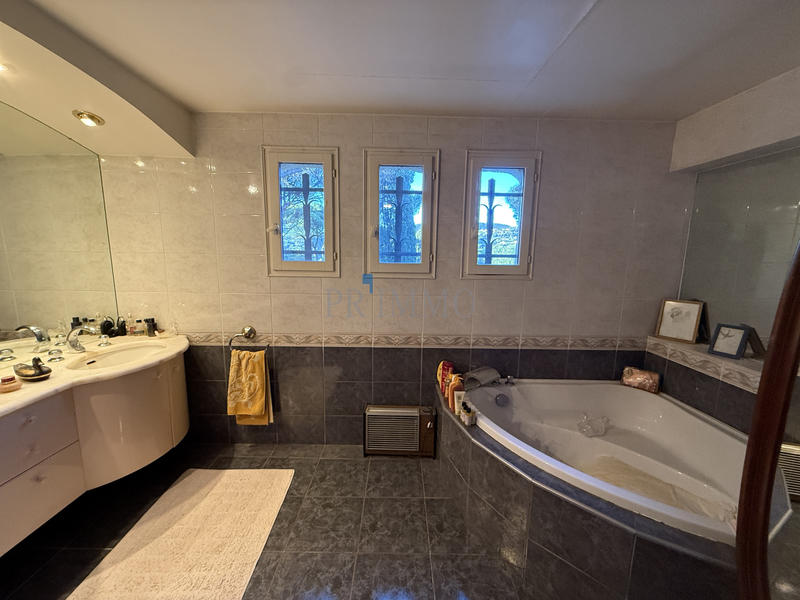 Maison - 176 m² - 6 pièces