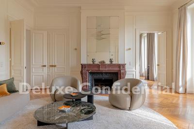 Appartement - 226 m² - 7 pièces